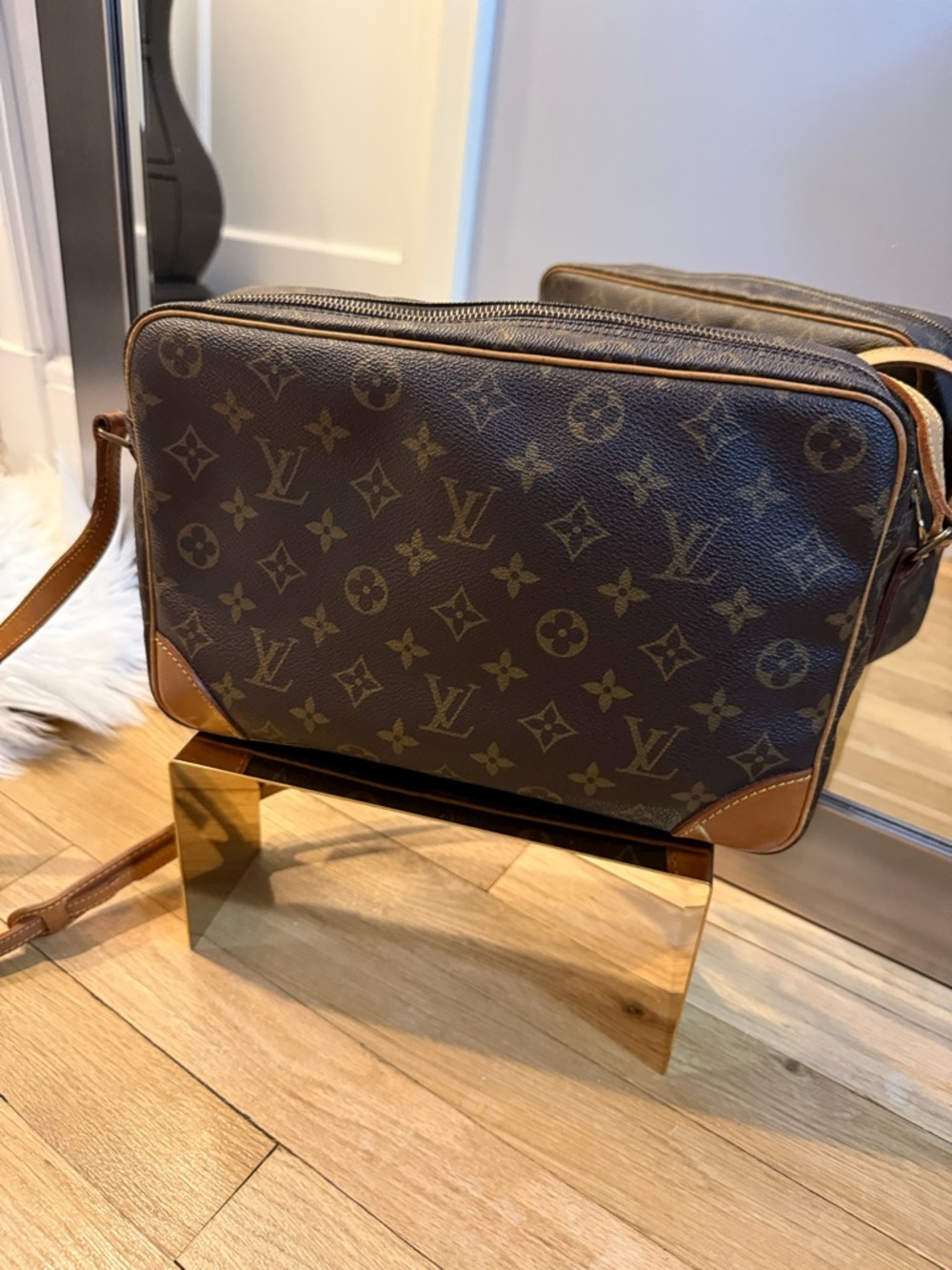 Louis Vuitton Brown Monogram Canvas Messenger Bag with Tan Leather Trim - Picture 2 of 16